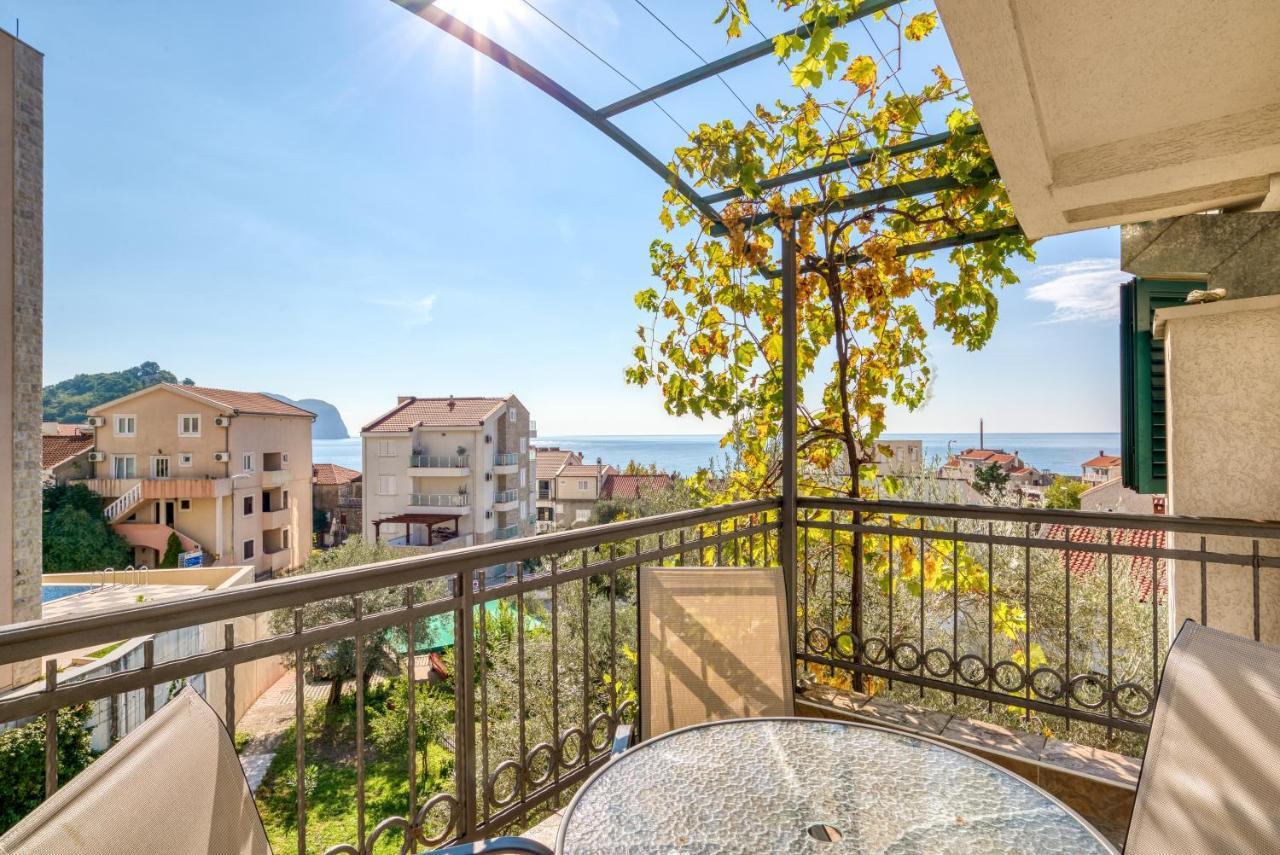 Apartmani Olga Petrovac エクステリア 写真