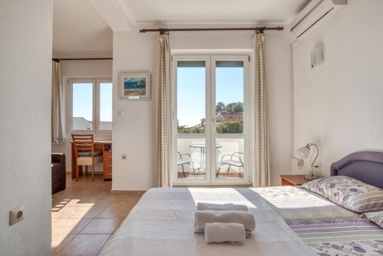 Apartmani Olga Petrovac エクステリア 写真