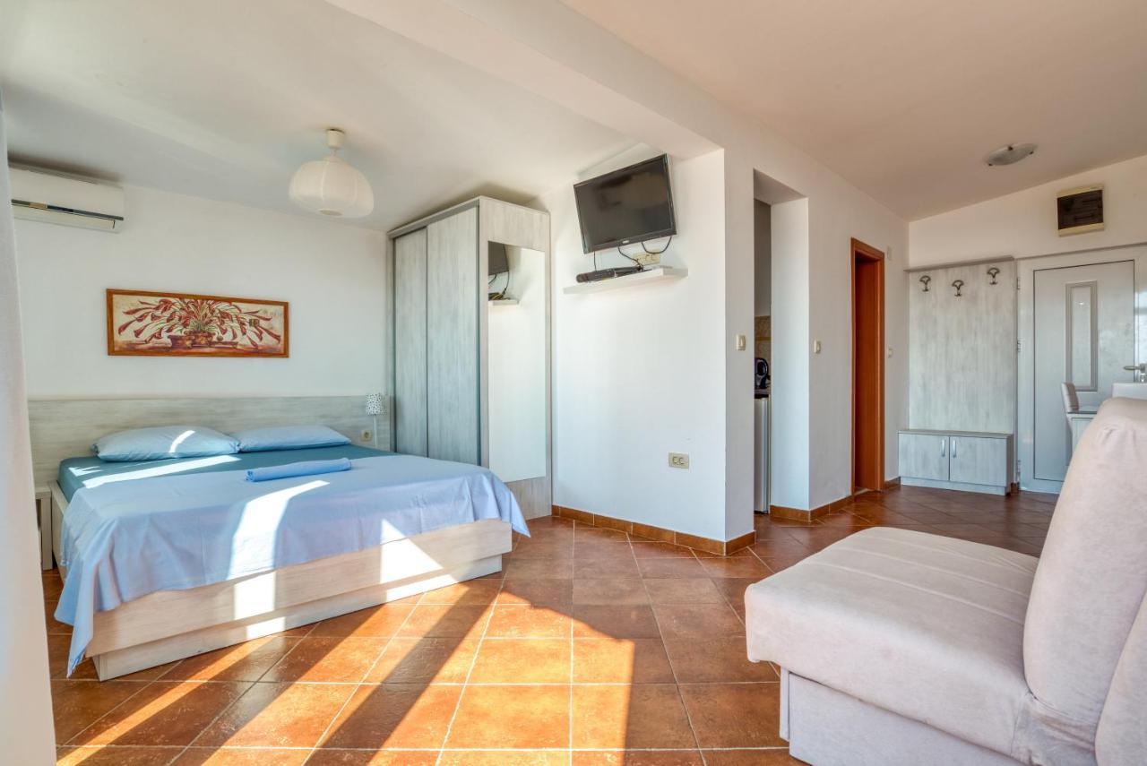 Apartmani Olga Petrovac エクステリア 写真